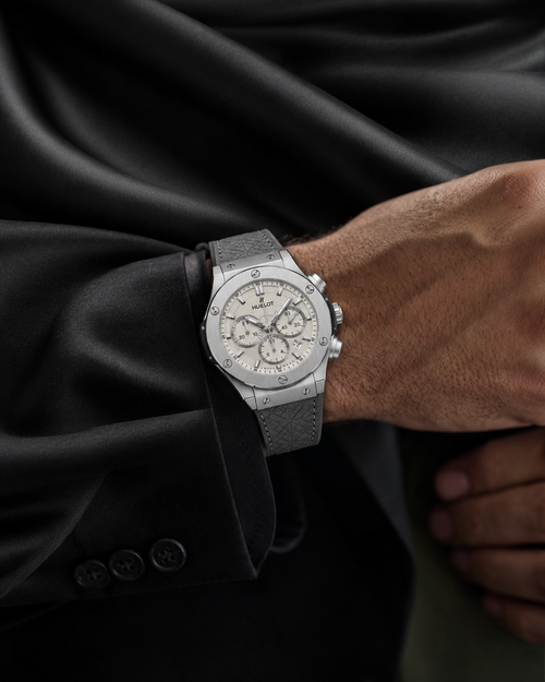 Hublot Luxury Chronograph Watch – Silver Dial with Premium Leather & Rubber Combo Strap